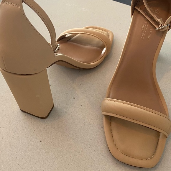 Open Toe High Heels - Picture 8 of 10